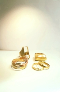 4 peças realizadas artesanalmente